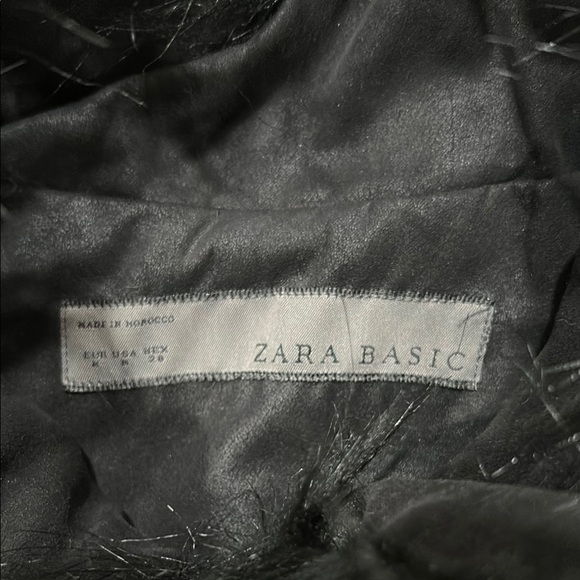 Zara Black Faux Fur Vest women’s medium lined warm - Picture 2 of 12
